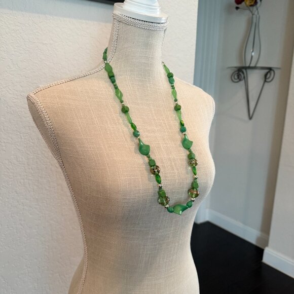 4 Glass Wedding Cake Beads and Mixed Acrylic Bead Necklace - Picture 3 of 5